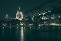 [歇后语]钢头戴铁帽