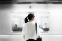 [歇后语]猴戴皮巴掌